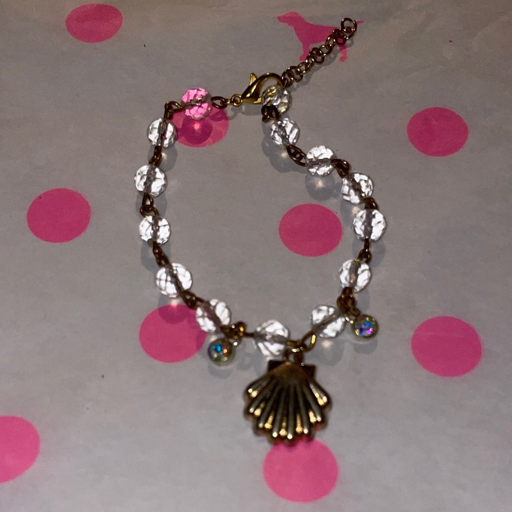 Gold Shell Charm Bracelet with White Beads